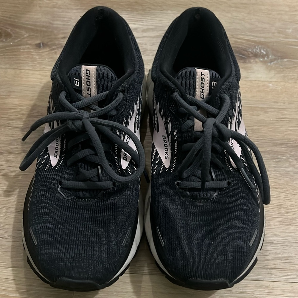 Brooks Ghost 13 Running Shoe Black Grey Pink 7.5